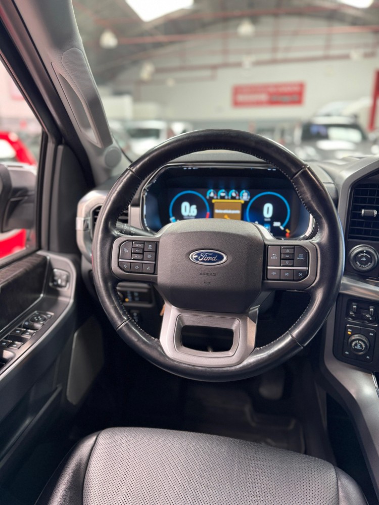 Ford F-150 LARIAT LUXURY 5.0L V8 4X4 AT — foto 3